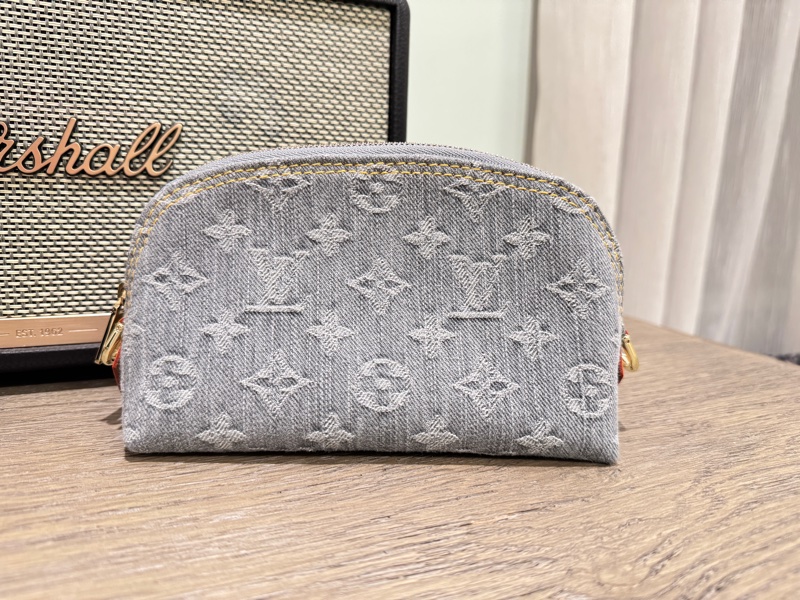 Louis Vuitton 2025  限量丹寧系列化妝包 （sold 🎉 ）-3