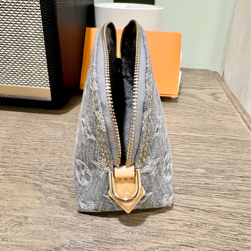 Louis Vuitton 2025  限量丹寧系列化妝包 （sold 🎉 ）-7