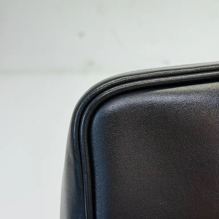 Ysl 黑色V紋腰包-15