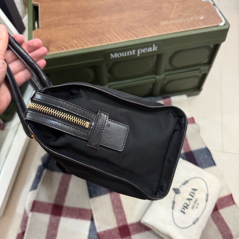 Prada Nylon黑金法棍包🧡-3