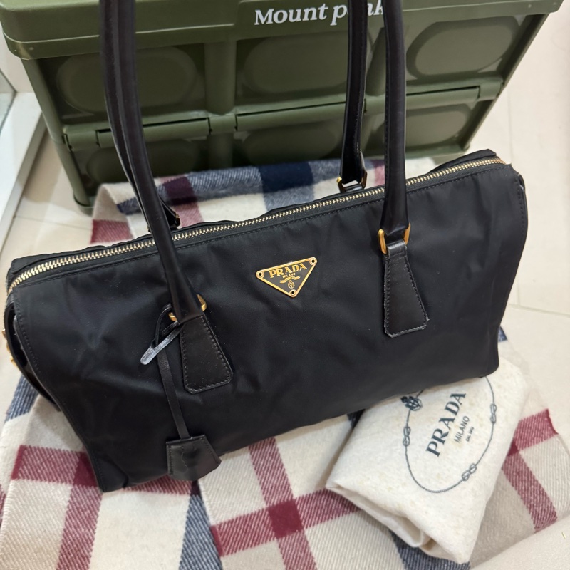 Prada Nylon黑金法棍包🧡-4