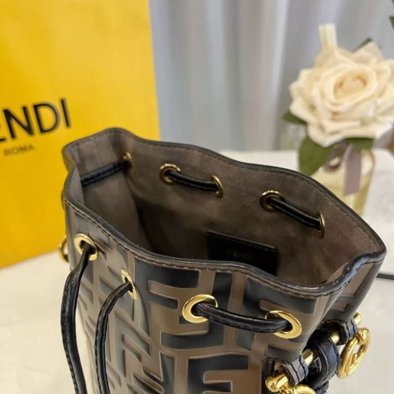 Fendi 抽繩小水桶包 22年 99新 18*12*10 配件塵袋-5