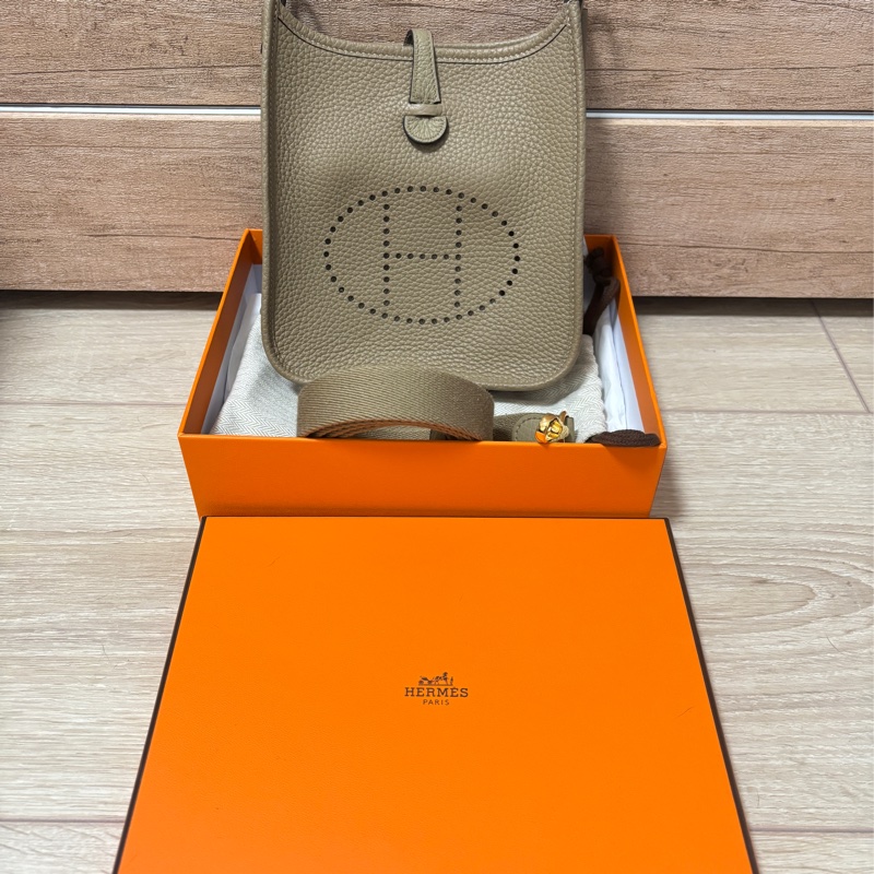 全新Hermes 愛馬仕 mini evelyne 16 餅乾色 金釦_附購證_W刻-11