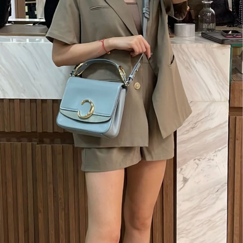 Chloe 淺藍色斜背包-7