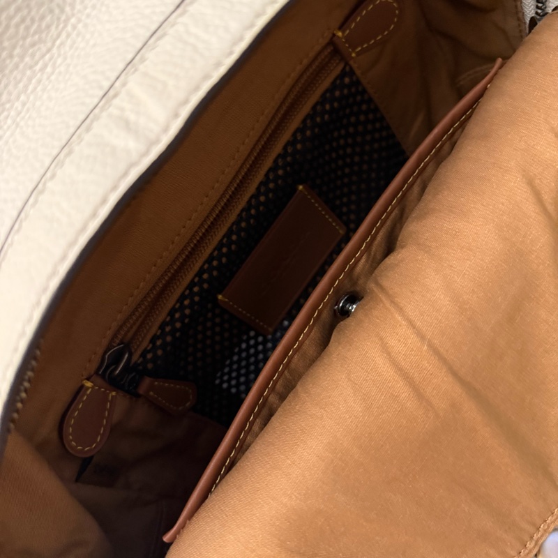 Coach 皮質 經典壓紋後背包-3