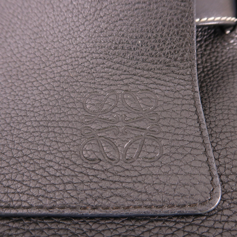 LOEWE 牛皮皮革Shoulder Bag銀扣肩背袋-8