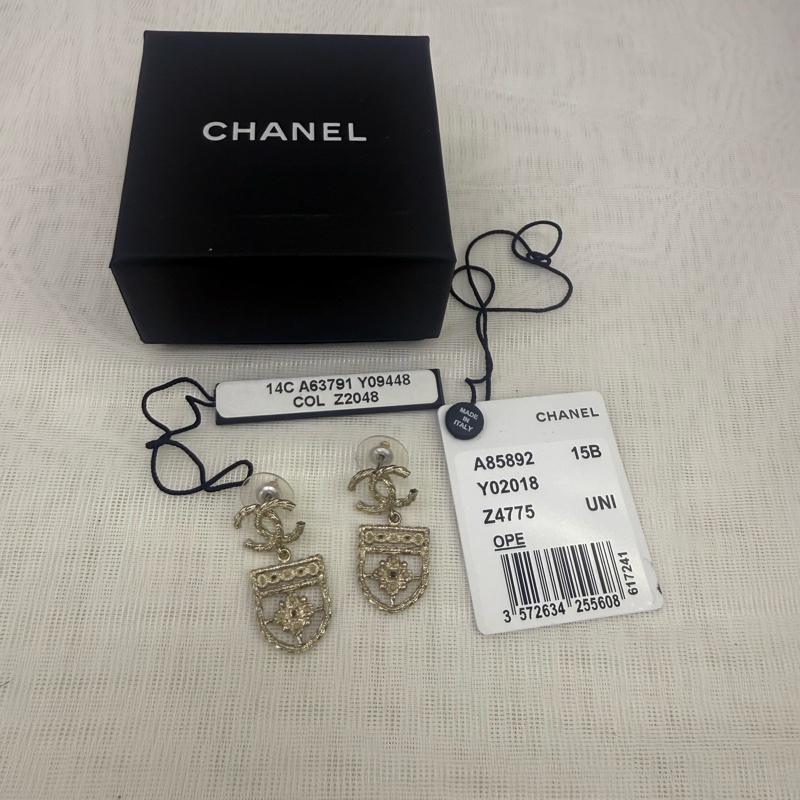 CHANEL Earring-0