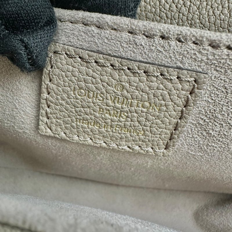 【美收精品】LV 灰色Pochette B-177【隔月月中將轉賣至日本 上架期限30天】-11
