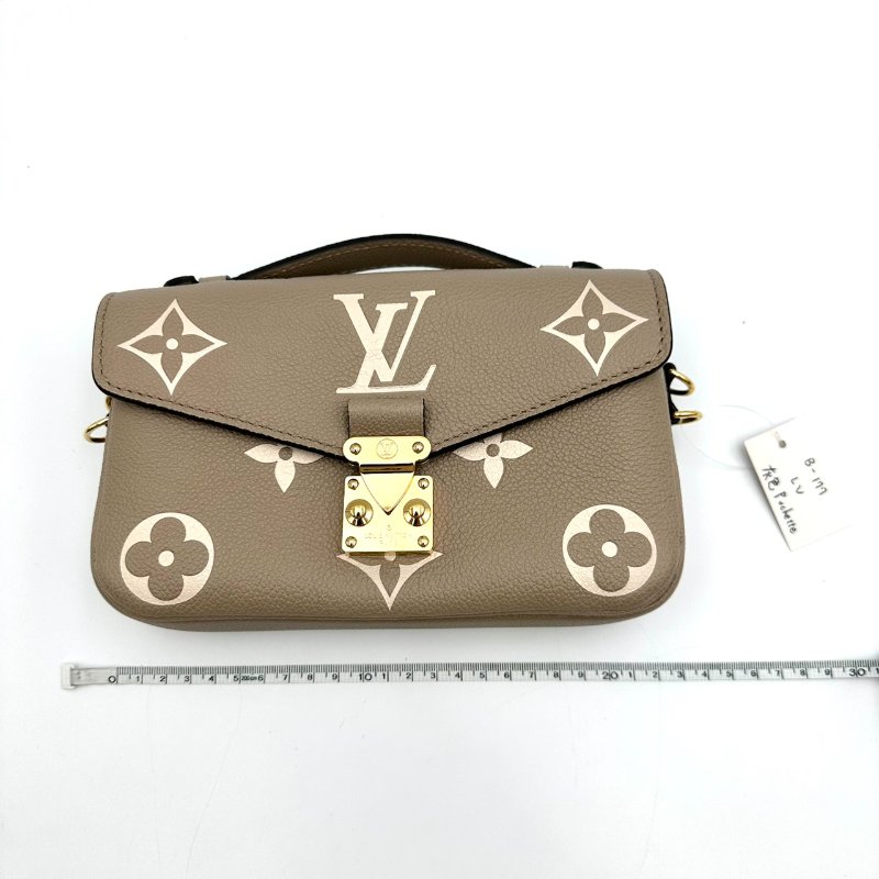 【美收精品】LV 灰色Pochette B-177【隔月月中將轉賣至日本 上架期限30天】-17