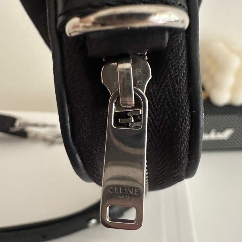 Celine 老花 斜背包 黑老花 手機包-16
