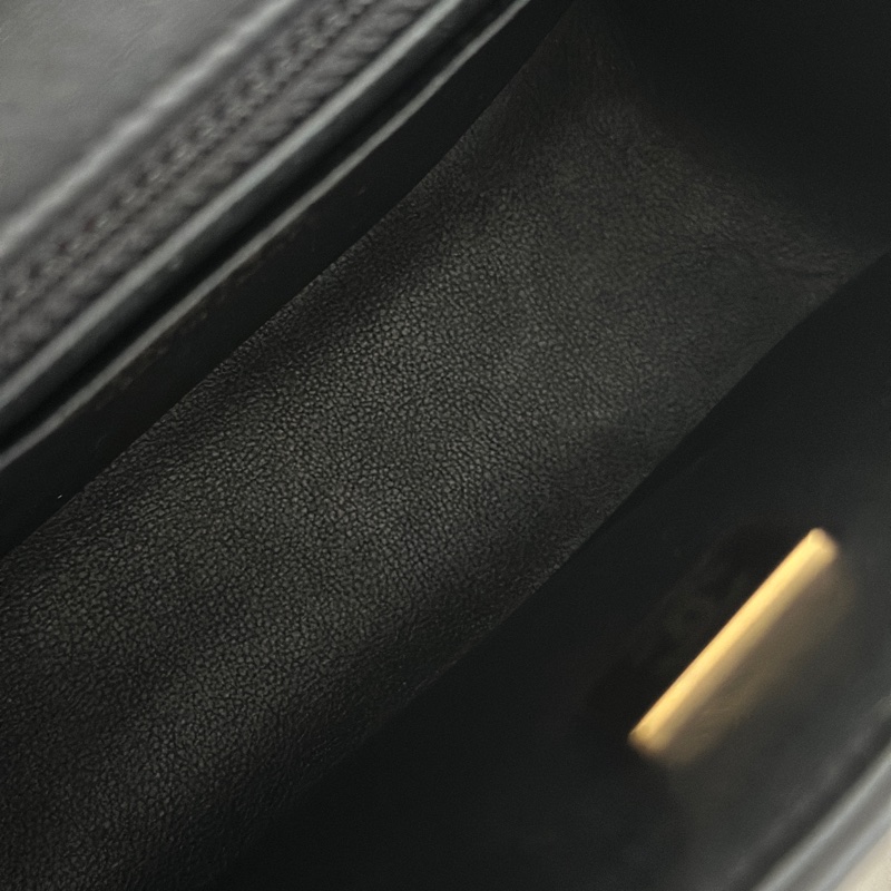 「最新晶片款」Chanel 黑金羊皮方胖-24