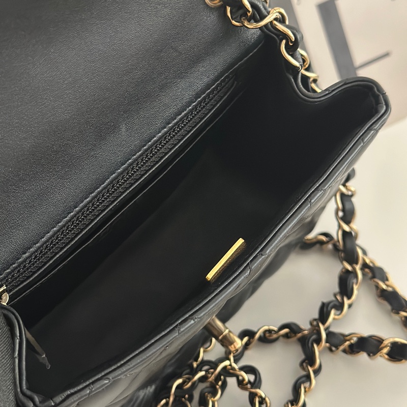 「最新晶片款」Chanel 黑金羊皮方胖-25