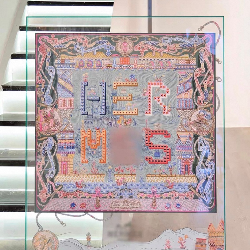 Hermès 《9.9成新》90方巾-6