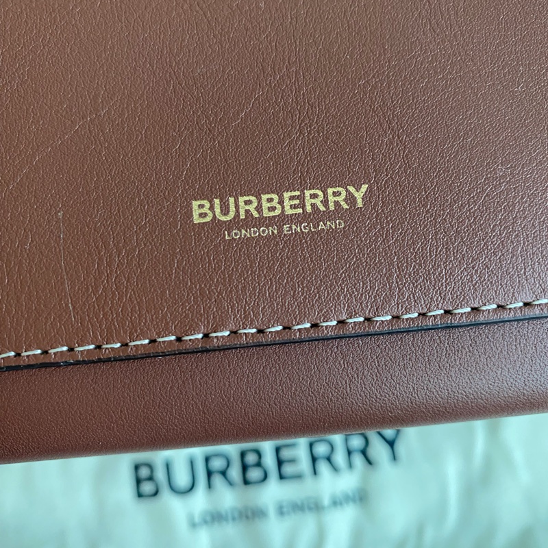 Burberry 餃子包 棕色-14
