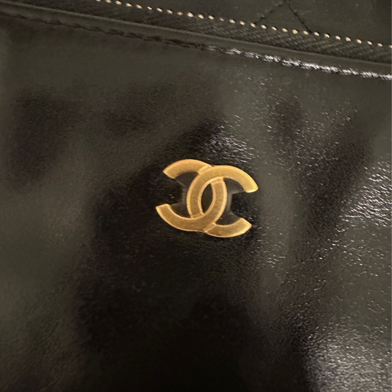 9.9新Chanel 22 bag 小號 亮面小牛皮/黑金/晶片款 香奈兒-1