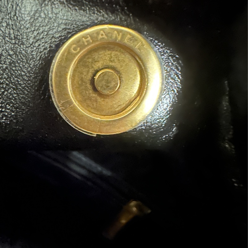 9.9新Chanel 22 bag 小號 亮面小牛皮/黑金/晶片款 香奈兒-16