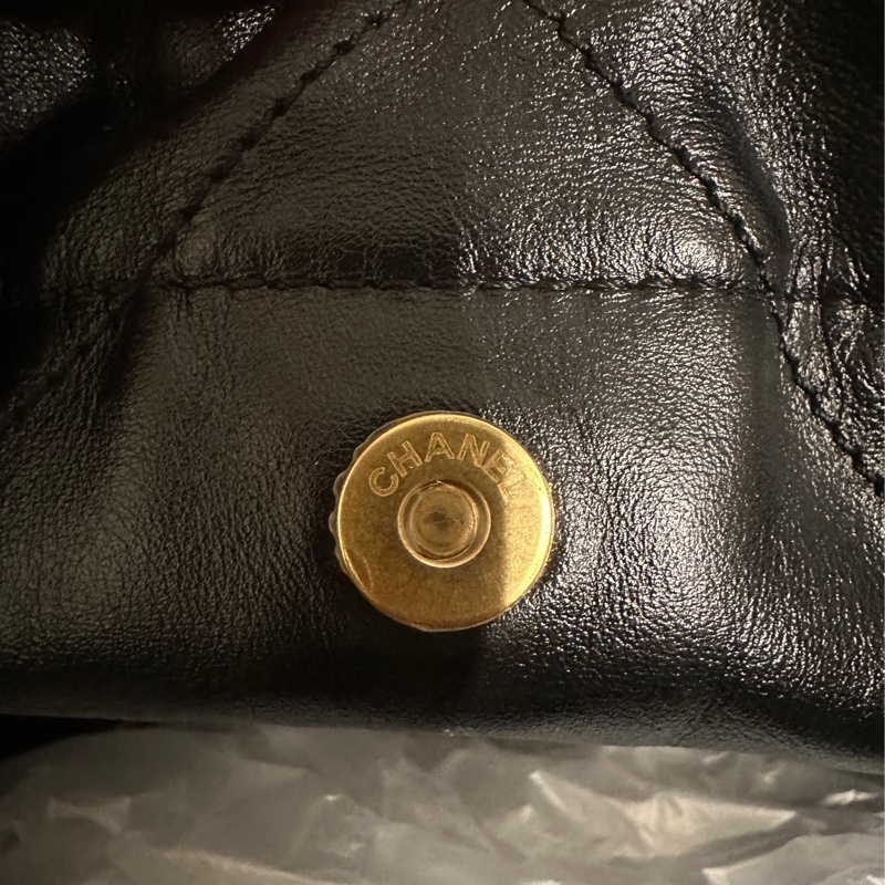 9.9新Chanel 22 bag 小號 亮面小牛皮/黑金/晶片款 香奈兒-24