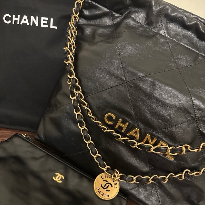 9.9新Chanel 22 bag 小號 亮面小牛皮/黑金/晶片款 香奈兒-7