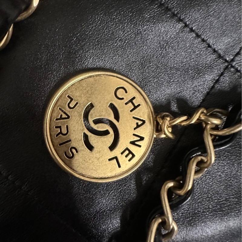 9.9新Chanel 22 bag 小號 亮面小牛皮/黑金/晶片款 香奈兒-23