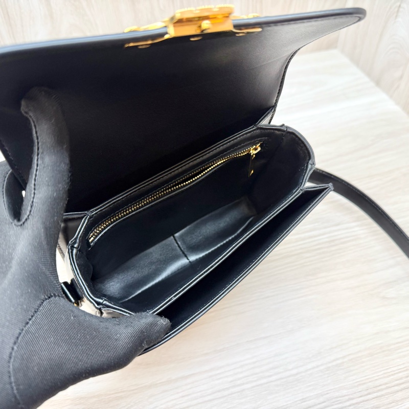 CELINE黑金TEEN TRIOMPHE肩側背188423BF4.38NO-11