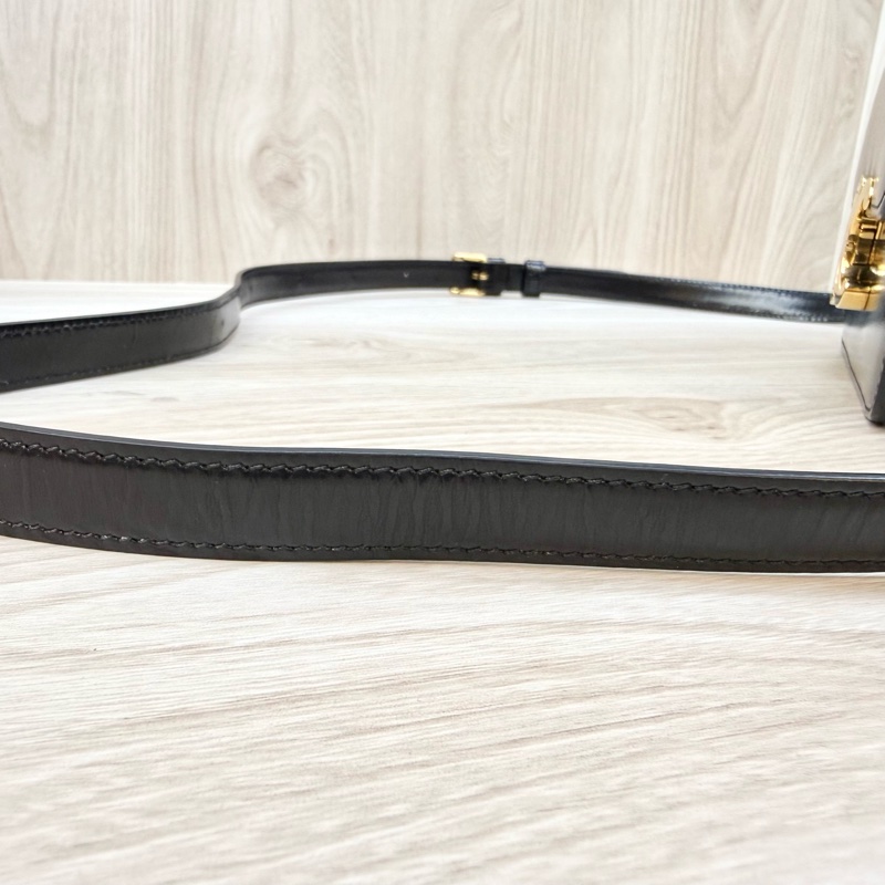 CELINE黑金TEEN TRIOMPHE肩側背188423BF4.38NO-17