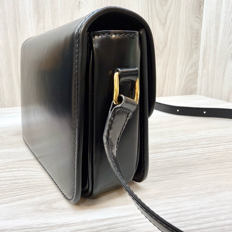 CELINE黑金TEEN TRIOMPHE肩側背188423BF4.38NO-4