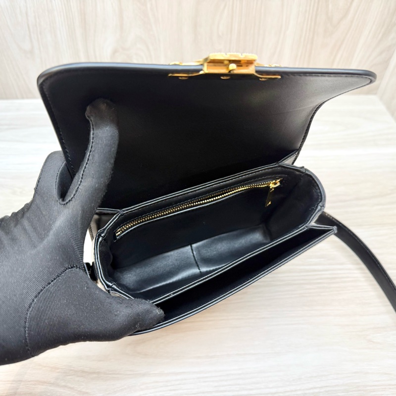 CELINE黑金TEEN TRIOMPHE肩側背188423BF4.38NO-8