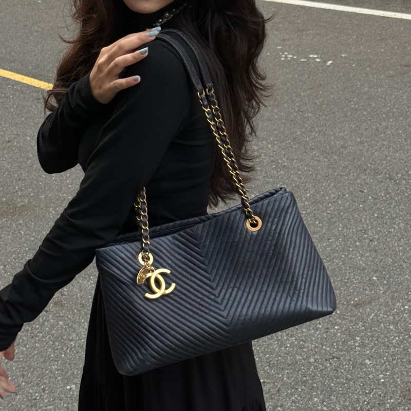 (極新💝) Chanel 全牛皮 金釦 肩背+托特包 專櫃26萬-37