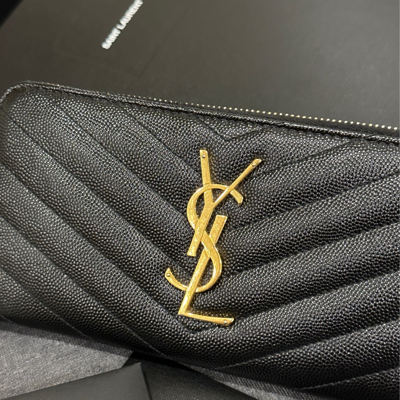 #全新大全配🈶台灣購證 Ysl黑金荔枝牛皮拉鍊長夾-1