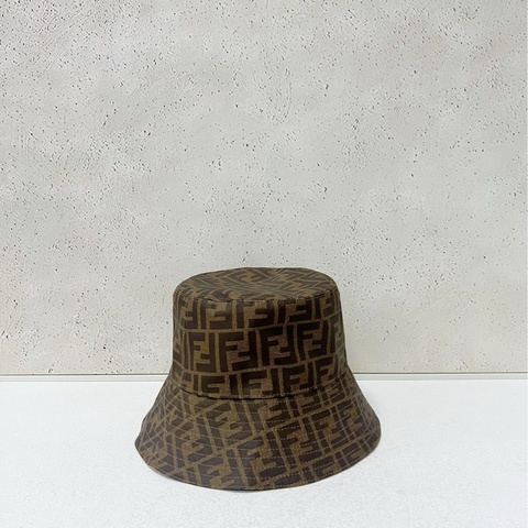 Fendi 老花漁夫帽