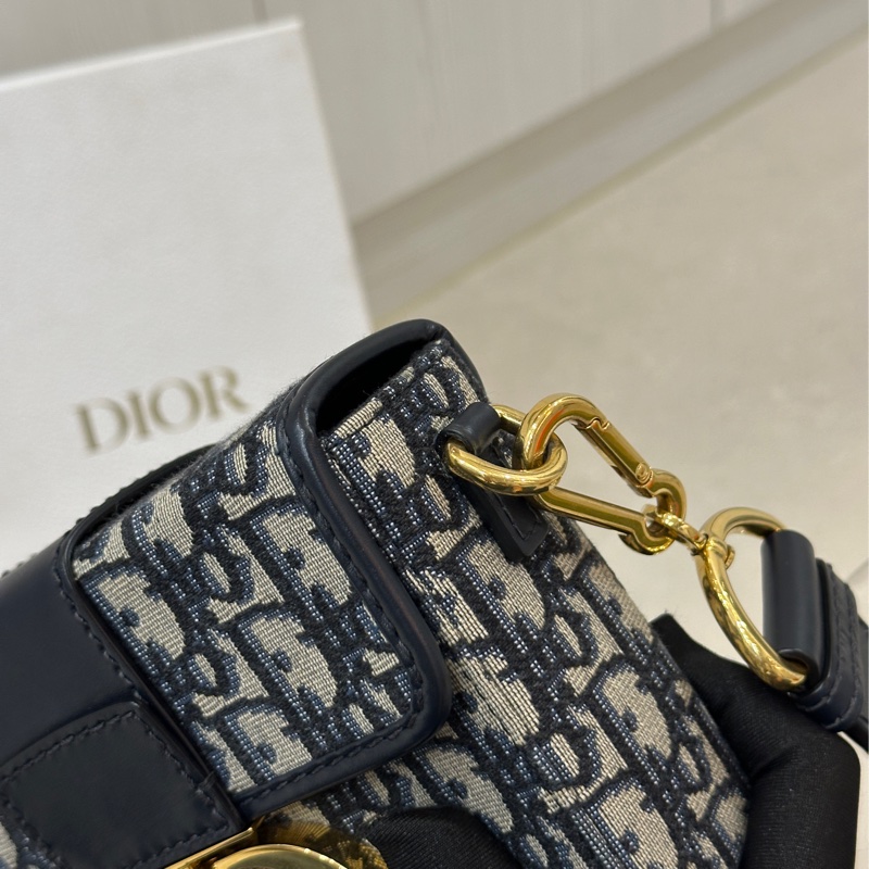 🈶購證 #專櫃12.5萬 #99新帶膜 Dior蒙田mini box #全網最低-39
