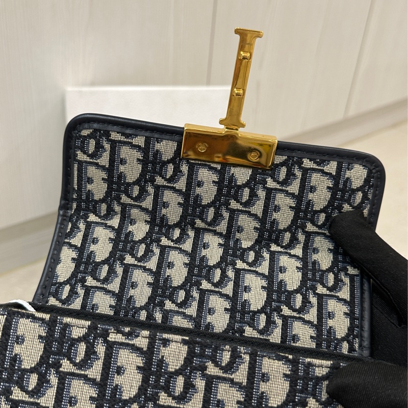 🈶購證 #專櫃12.5萬 #99新帶膜 Dior蒙田mini box #全網最低-46