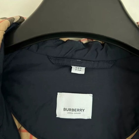 Burberry經典款連帽棉服外套 僅試穿閒置 尺寸XXS碼 胸圍92 衣長78