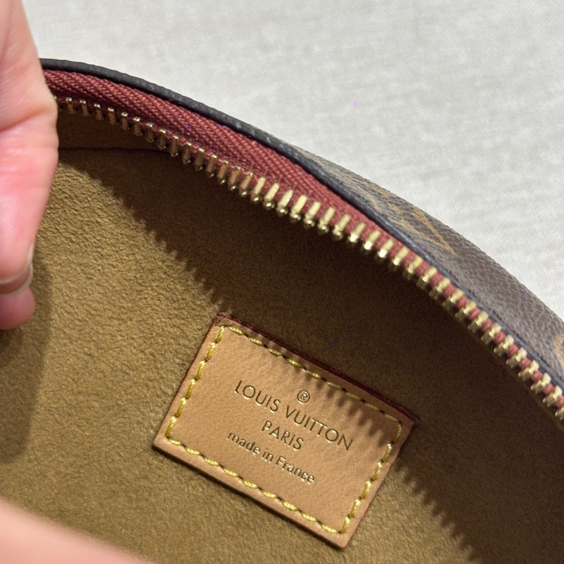 LV BOITE CHAPEAU SOUPLE 中號-4