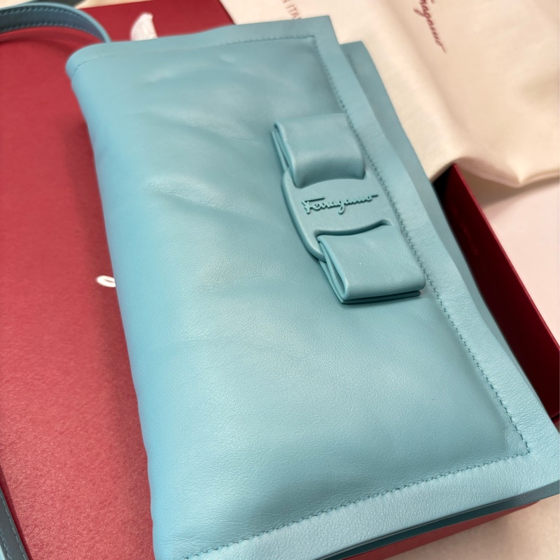 近全新Salvatore Ferragamo 土耳其石藍肩包/手提真皮包-5