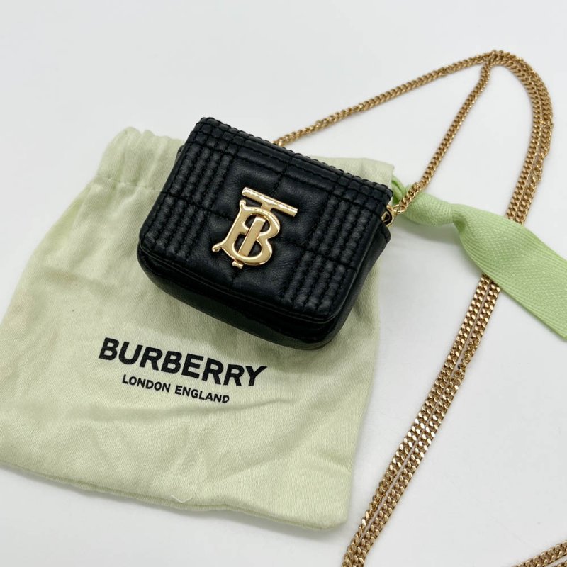 【Roi x 米蘭站-名人公益精品】 BURBERRY 黑羊皮金扣Lola耳機包-8