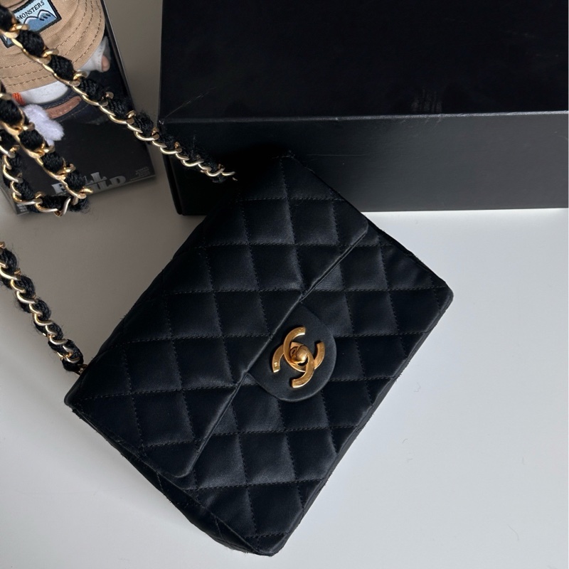Chanel緞面方胖子🖤-1