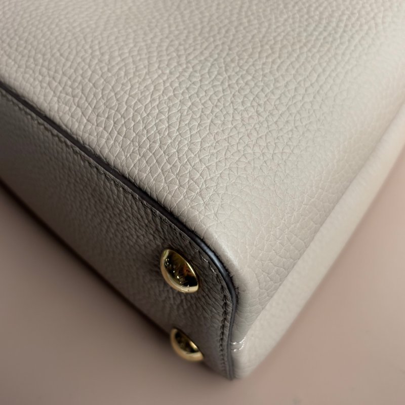 ::LOUIS VUITTON:: LV M94634 Capucines BB斑鳩灰色皮革金LOGO手提兩用包 肩背包-5