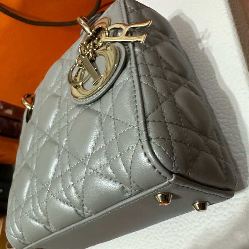 (已售出）Lady Dior 迷你包 蛋白石灰色珠光 Cannage 籐格紋羊皮-2
