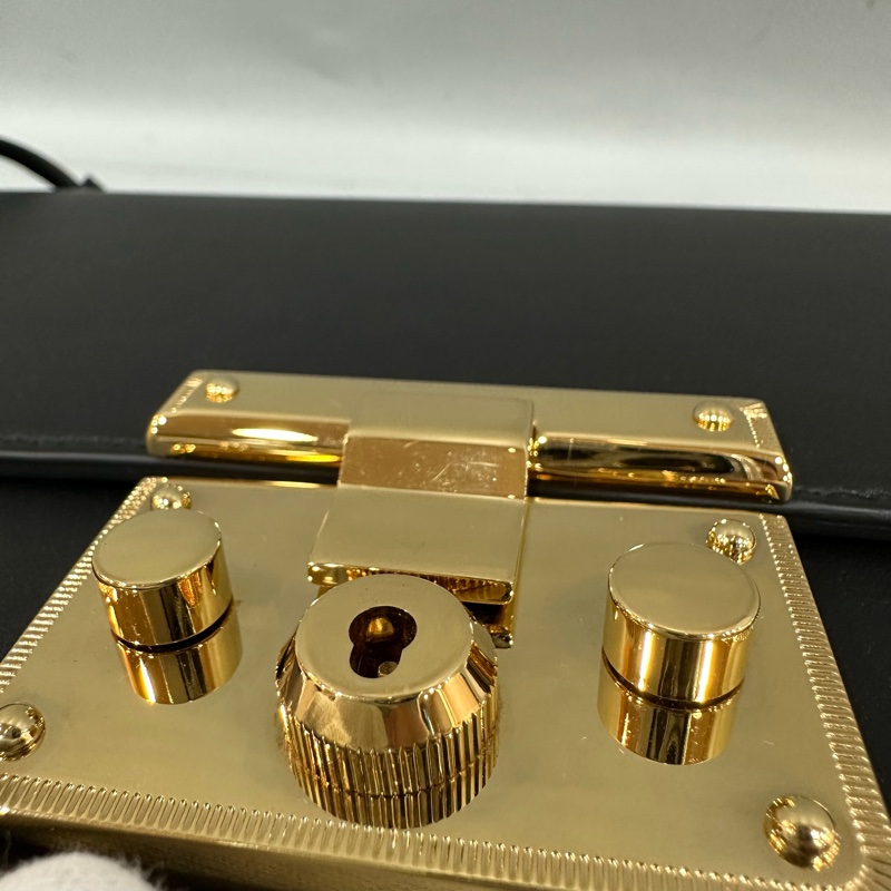 gucci 409486 黑色金釦鎖頭 肩背包-28