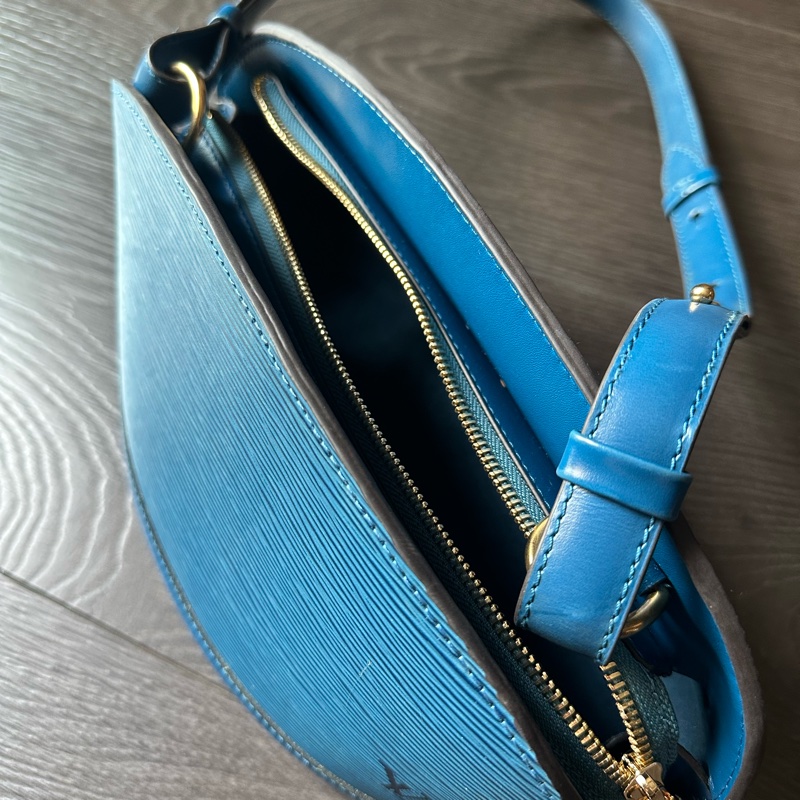 LV 古董水波紋肩背包-10