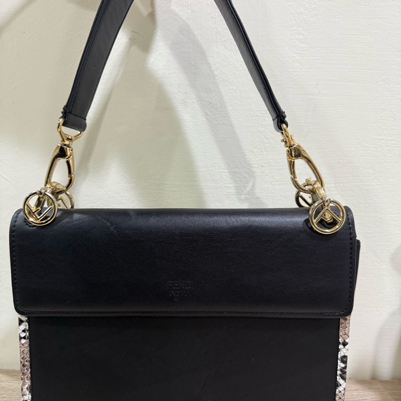 kan i系列f fendi logo小雛菊肩背包-11