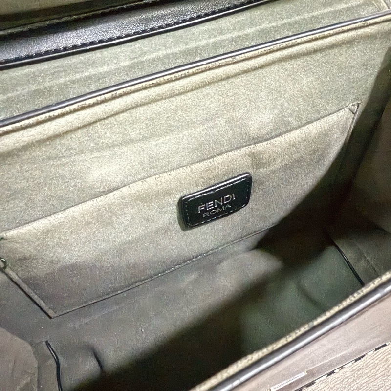 kan i系列f fendi logo小雛菊肩背包-12