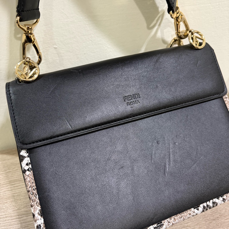 kan i系列f fendi logo小雛菊肩背包-15