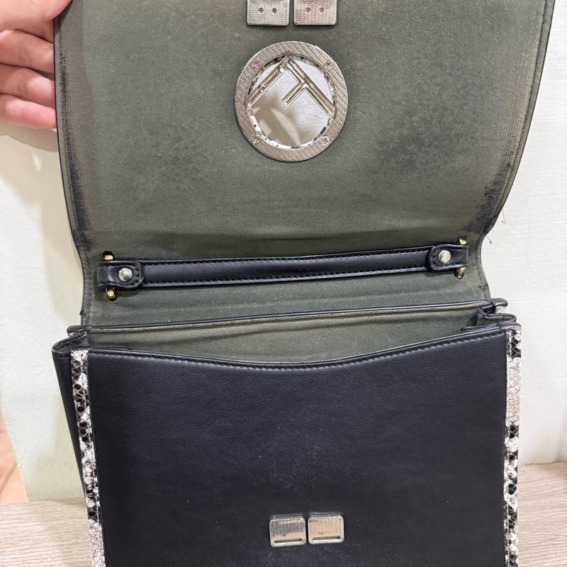 kan i系列f fendi logo小雛菊肩背包-16