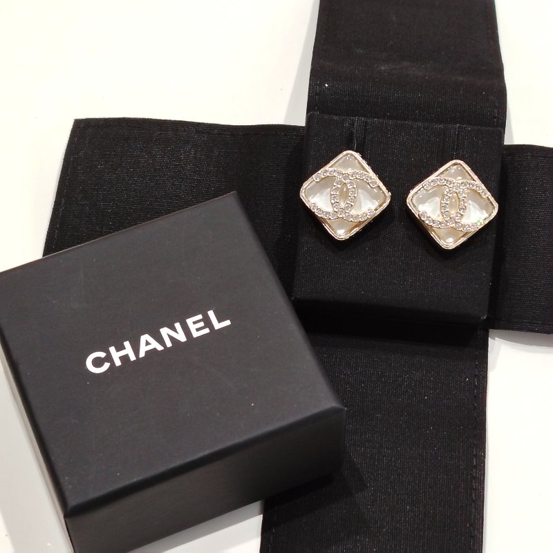 CHANEL經典菱形透明樹脂CC水鑽耳環-2