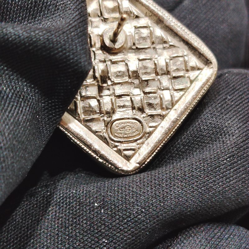 CHANEL經典菱形透明樹脂CC水鑽耳環-7