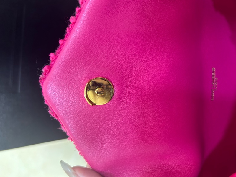 送禮首選🩷YSL LOULOU PUFFER 桃粉色毛呢雲朵包 狀態99新-5