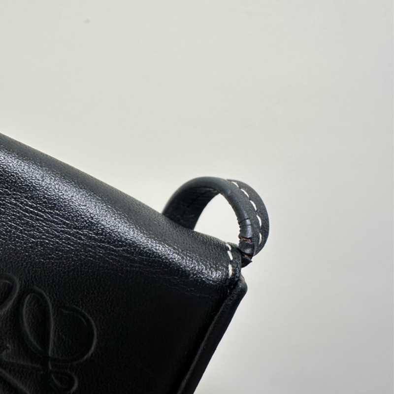 Loewe Small Heel Pouch 黑色小型小牛皮馬鞍肩背包-21