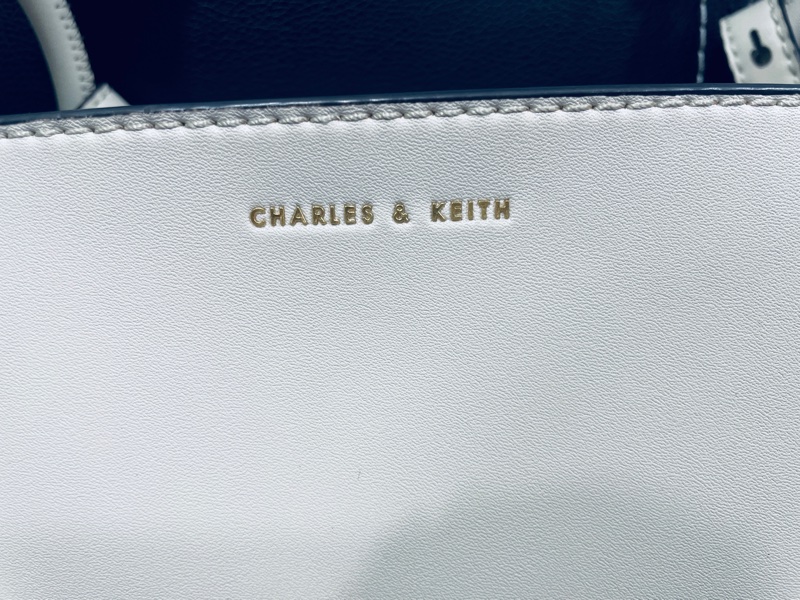CHARLES & KEITH / 小CK 繩索手提方包-奶油白-10